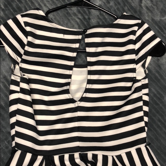 Black and white striped mini dress - Picture 2 of 2